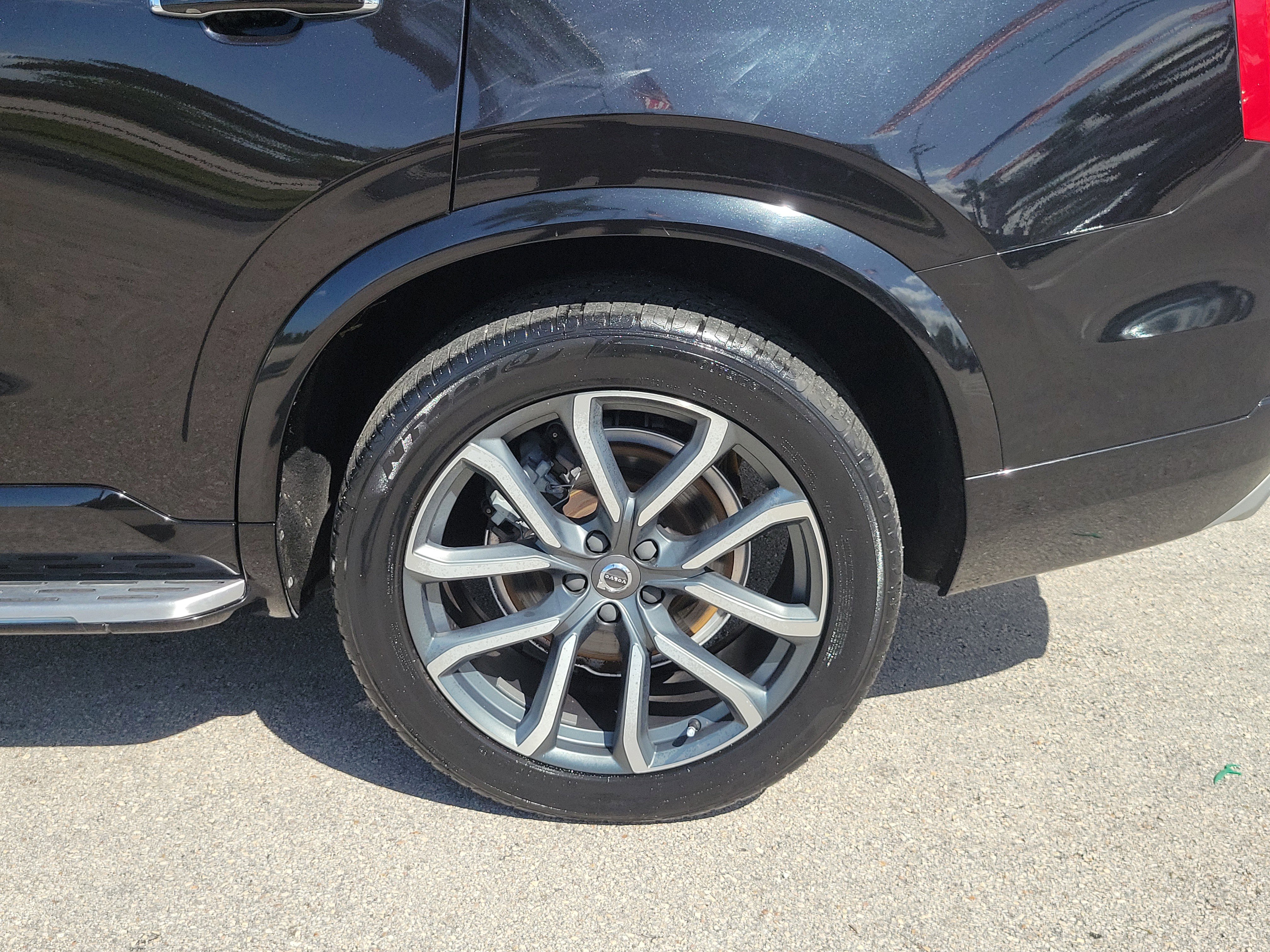 Used 2016 Volvo XC90 T6 Momentum w/ Momentum Plus Package image 26