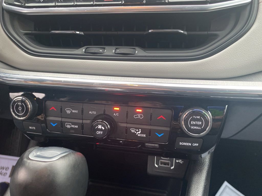 Used 2022 Jeep Compass Limited image 26