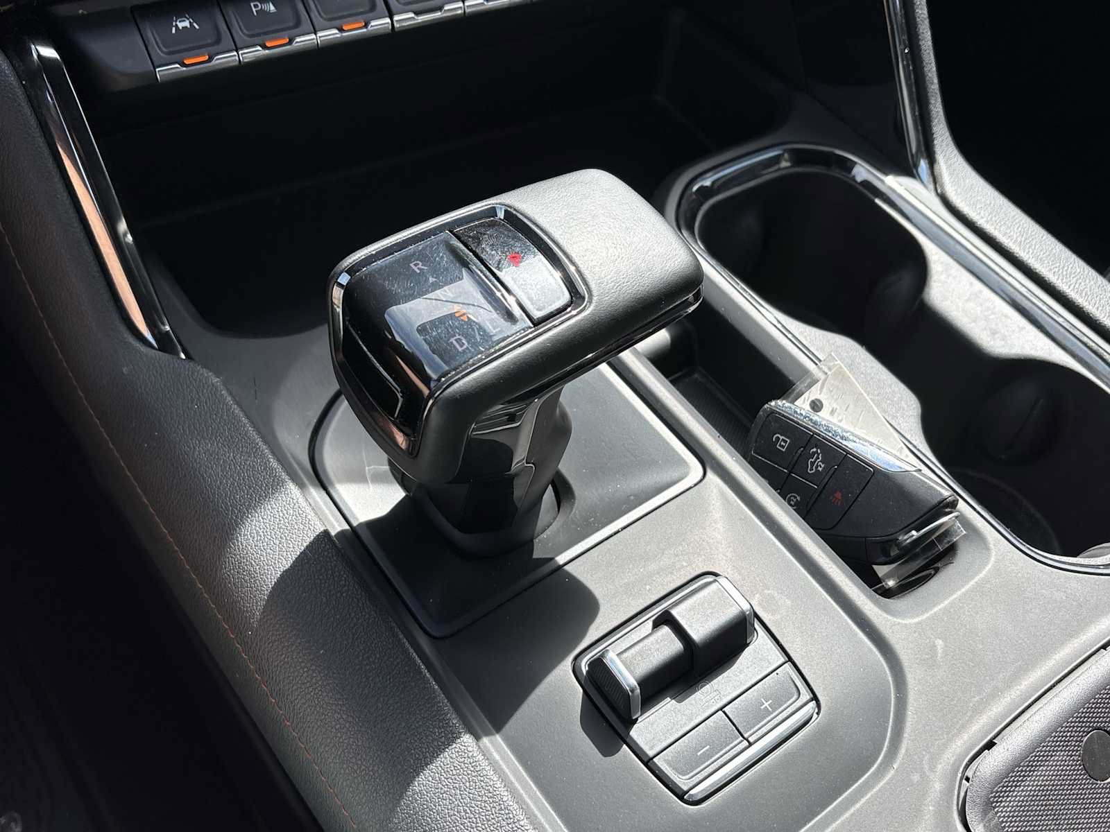 Used 2024 GMC Sierra 1500 AT4 w/ Technology Package AWD/4WD image 16