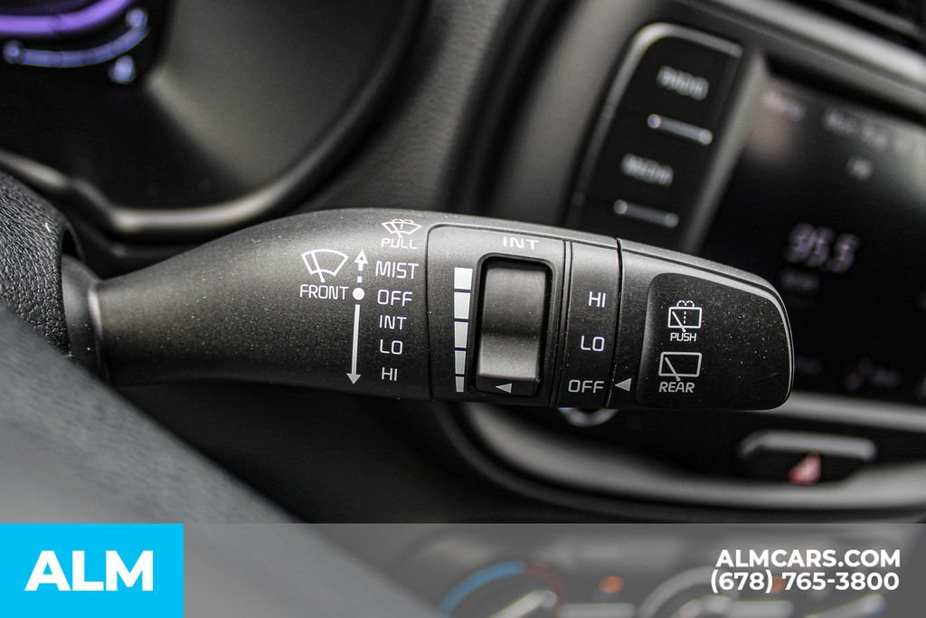 Used 2025 Kia Soul LX w/ LX Technology Package FWD image 29