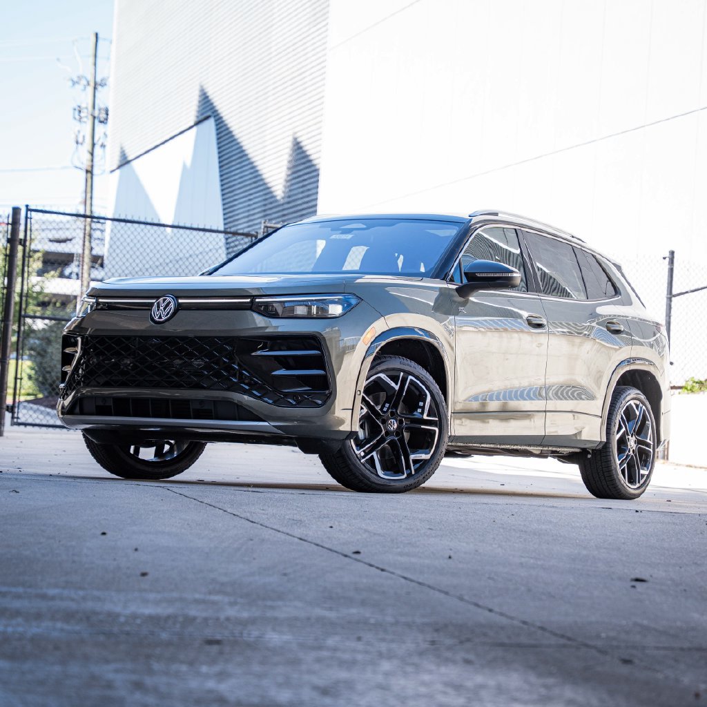 New 2026 Volkswagen Tiguan SEL R-Line