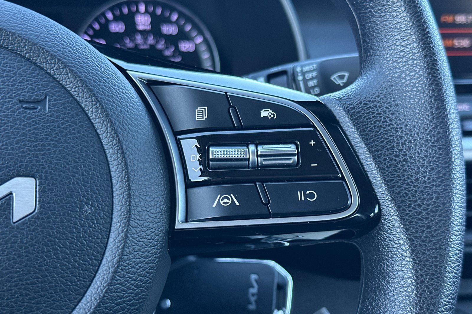 Certified 2024 Kia Forte LXS w/ LXS Technology Package image 37