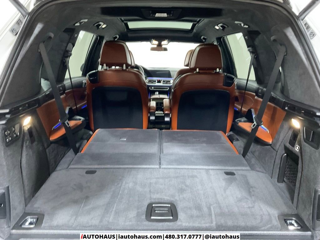Used 2022 BMW X7 M50i image 15