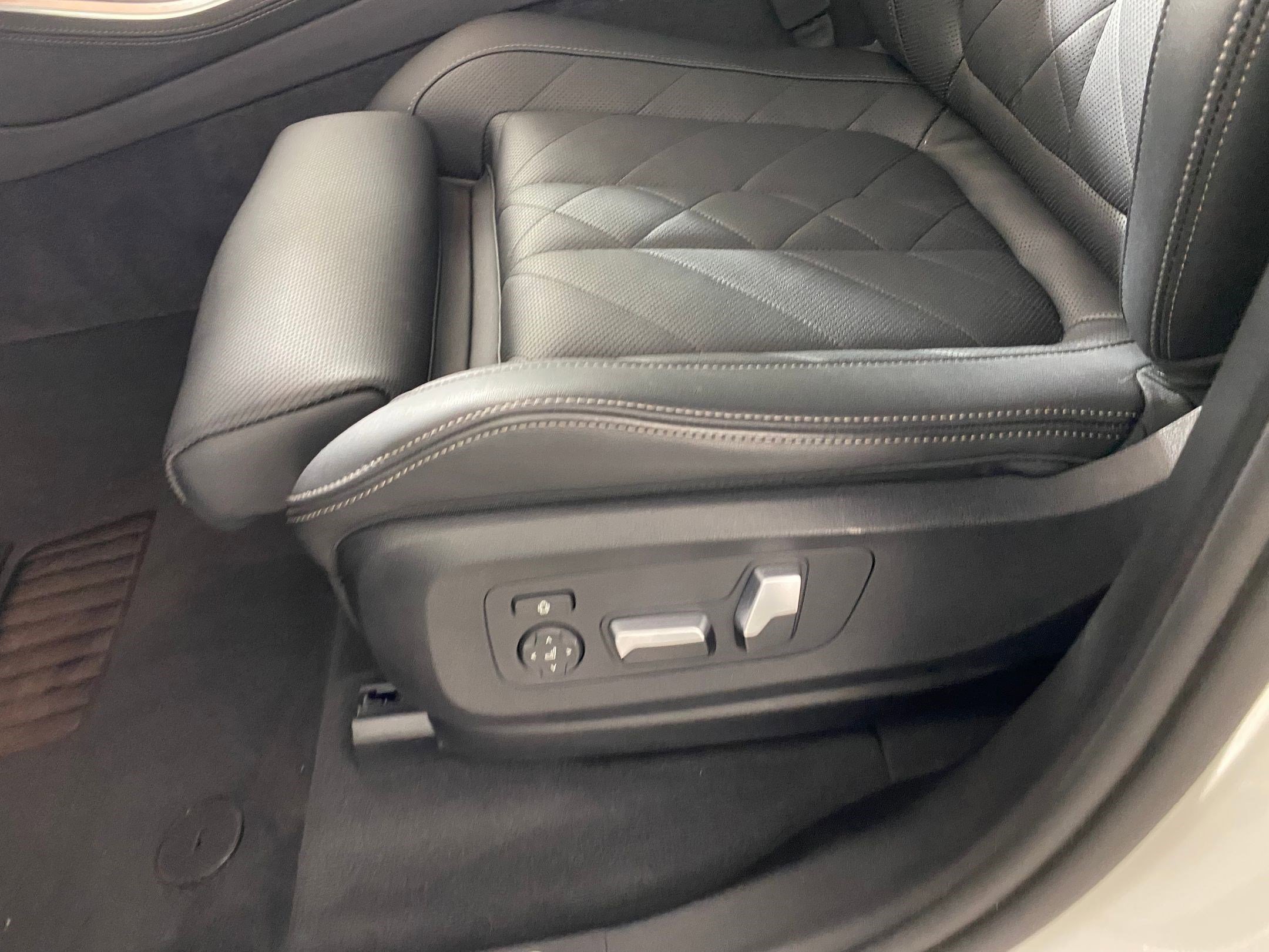 Used 2025 BMW X5 xDrive50e w/ Premium Package image 13