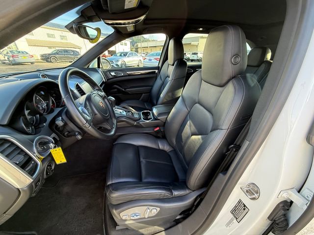 Used 2014 Porsche Cayenne w/ Basic Package image 17