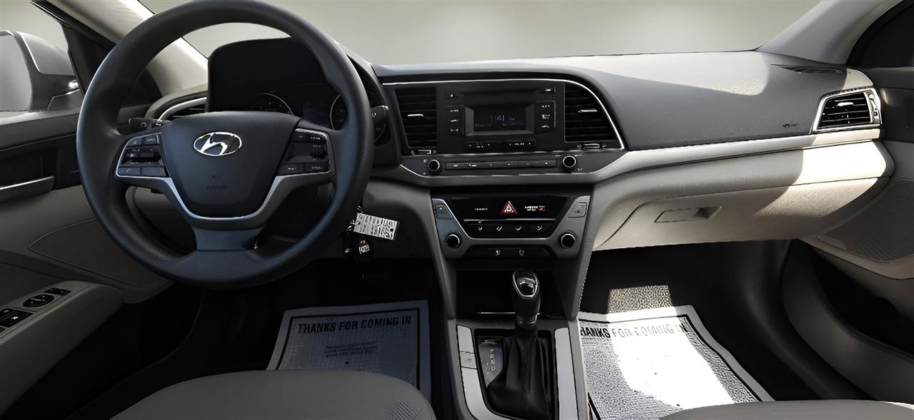Used 2018 Hyundai Elantra SE FWD image 15
