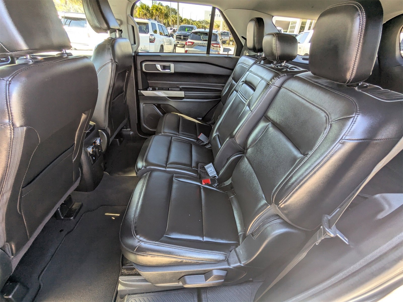 Used 2022 Ford Explorer XLT w/ Equipment Group 202A image 15