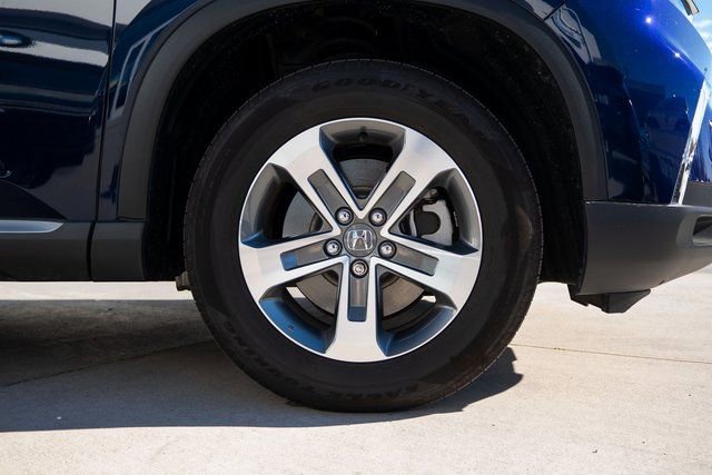 Used 2025 Honda Pilot EX-L image 11