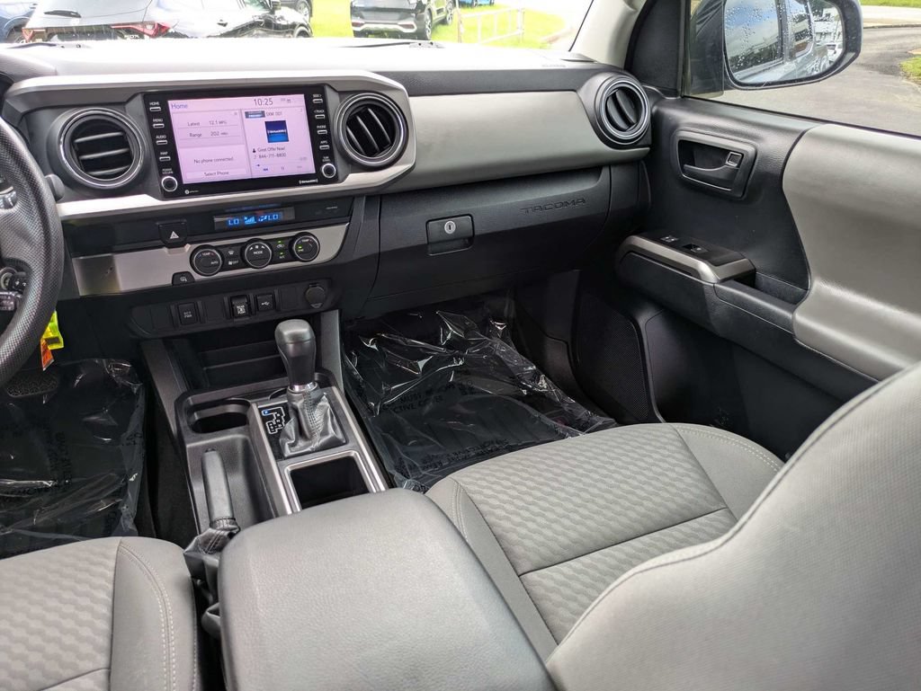 Used 2021 Toyota Tacoma SR5 RWD image 17