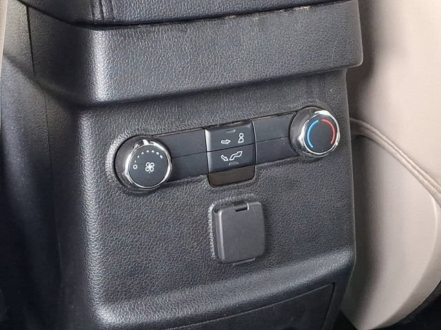 Used 2019 Ford Explorer XLT w/ Equipment Group 202A AWD/4WD image 19
