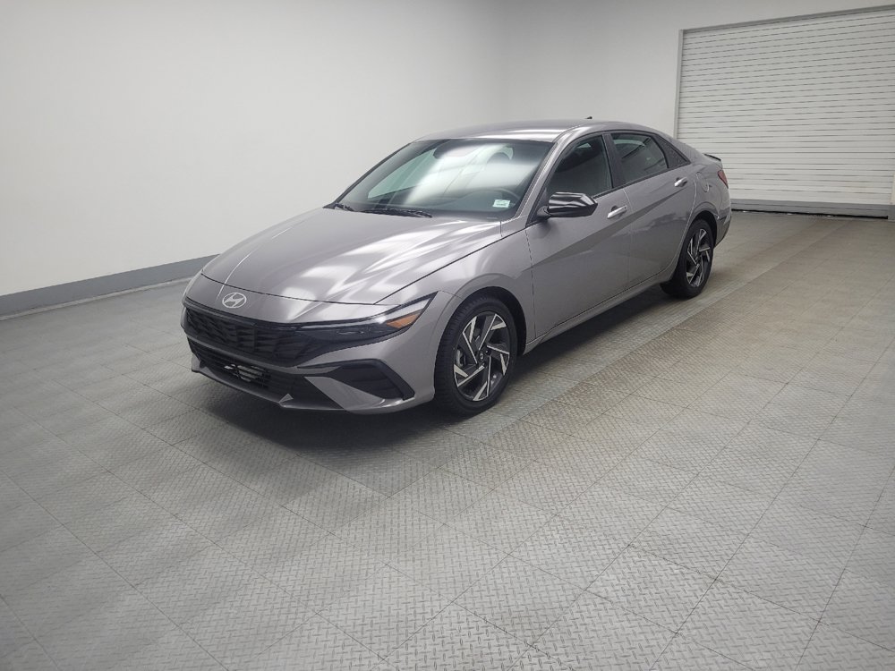 Used 2025 Hyundai Elantra Sport FWD image 2