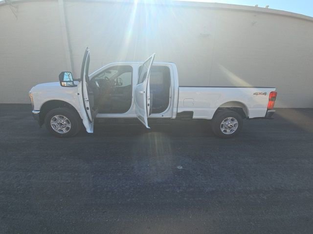 New 2026 Ford F350 XLT w/ XLT Premium Package AWD/4WD image 12