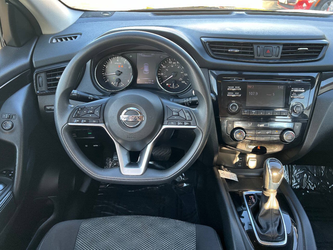 Used 2017 Nissan Rogue Sport SV AWD/4WD image 28
