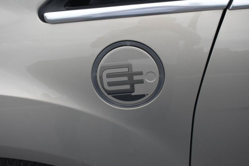 Used 2015 Ford C-MAX Energi SEL w/ Equipment Group 303A FWD image 12