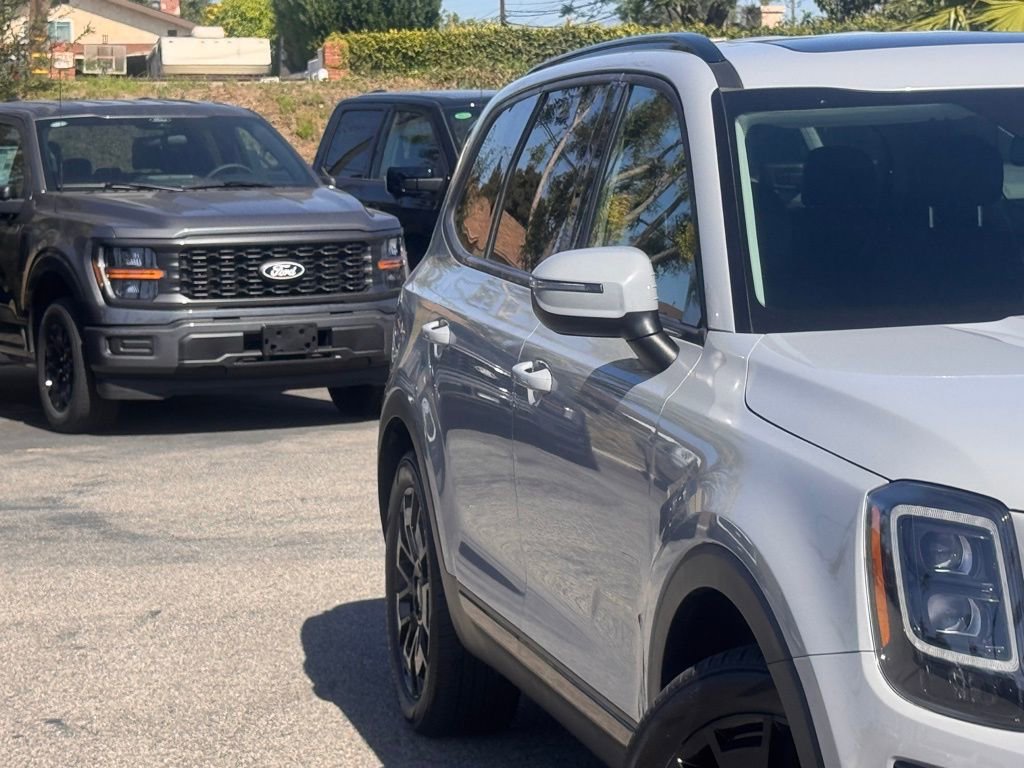 Used 2021 Kia Telluride EX w/ EX Premium Package image 5