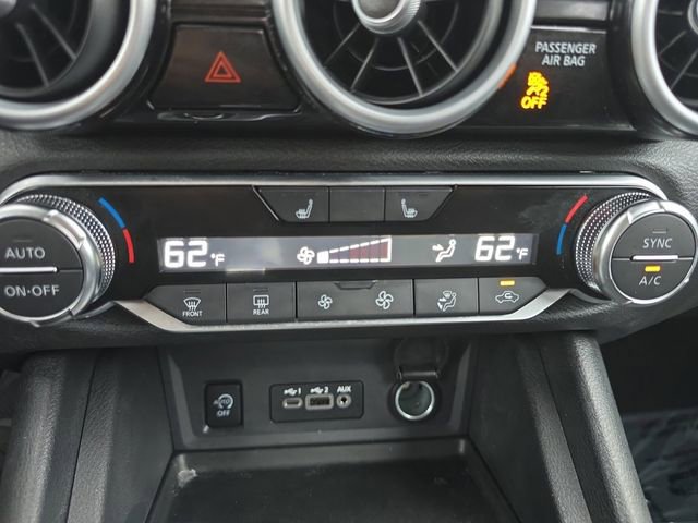 Certified 2025 Nissan Sentra SR FWD image 4
