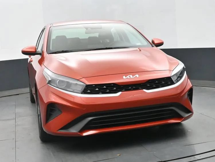 Used 2024 Kia Forte LXS FWD image 3