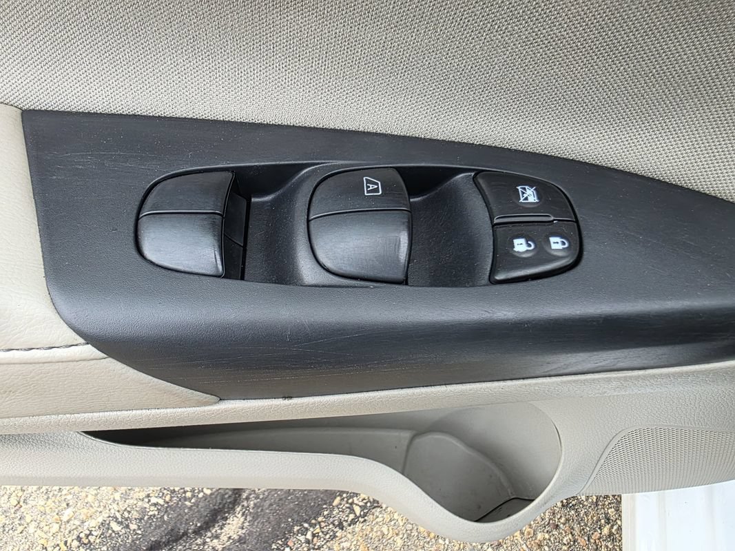 Used 2016 Nissan Sentra SV w/ Style Package FWD image 14