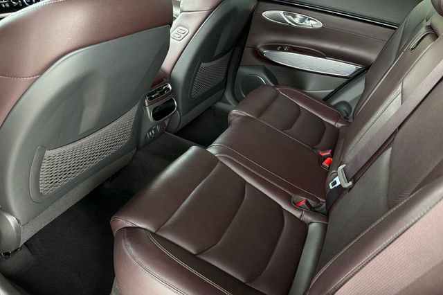 Used 2022 Genesis GV70 2.5T w/ Advanced Package image 13