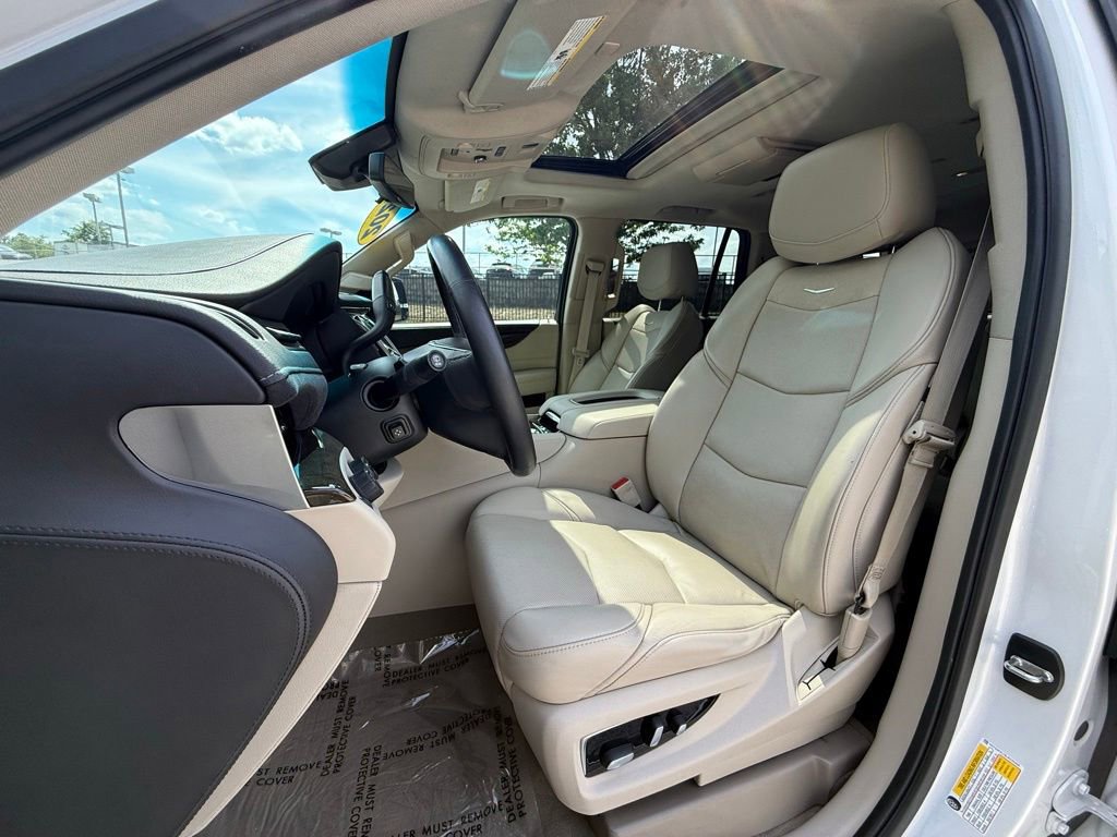 Used 2020 Cadillac Escalade Premium Luxury AWD/4WD image 8