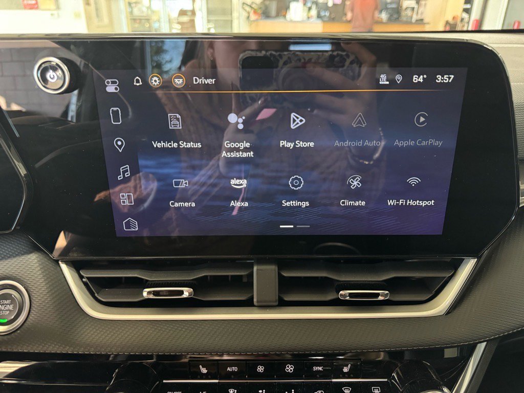 Used 2025 Chevrolet Equinox LT w/ Convenience Package II image 23