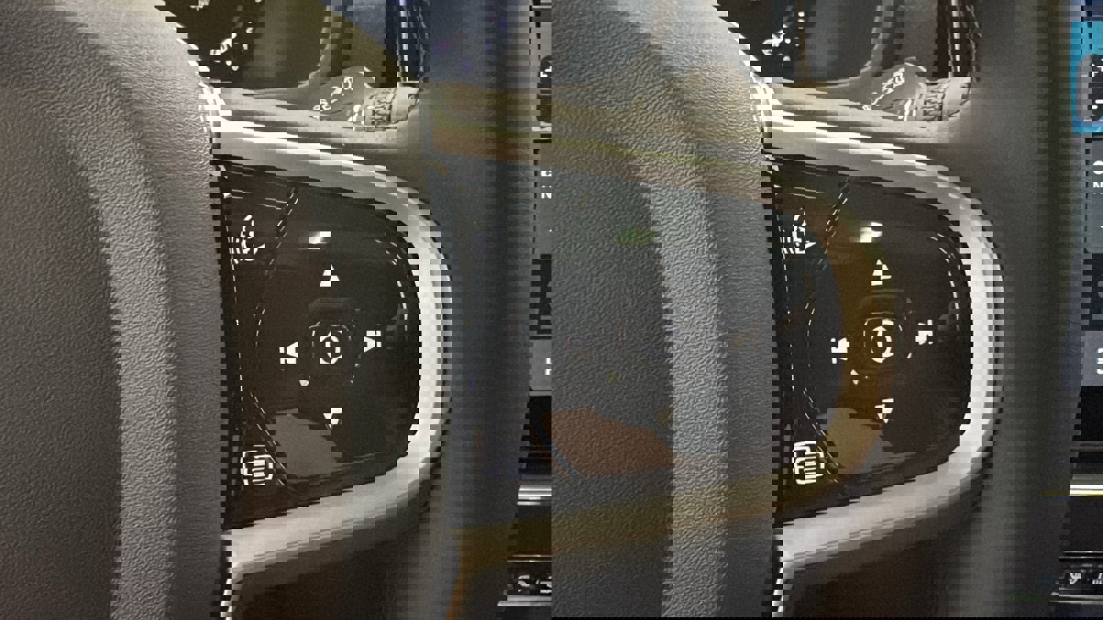 Used 2026 Volvo XC90 B6 Plus w/ Protection Package Premier image 14