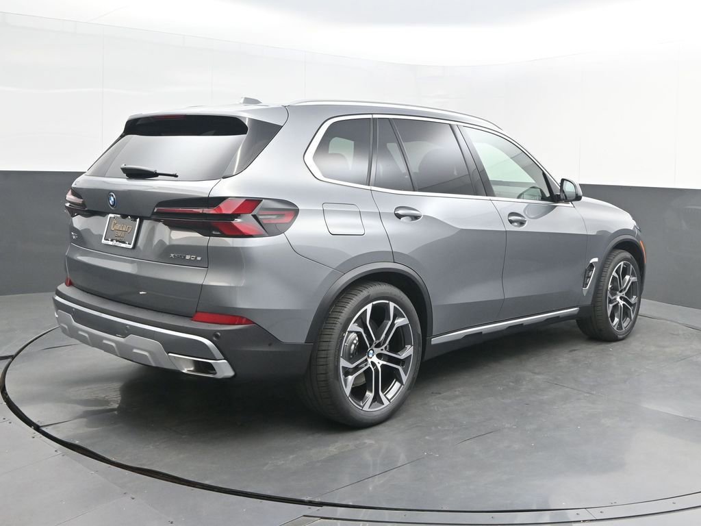 New 2026 BMW X5 xDrive50e AWD/4WD image 7