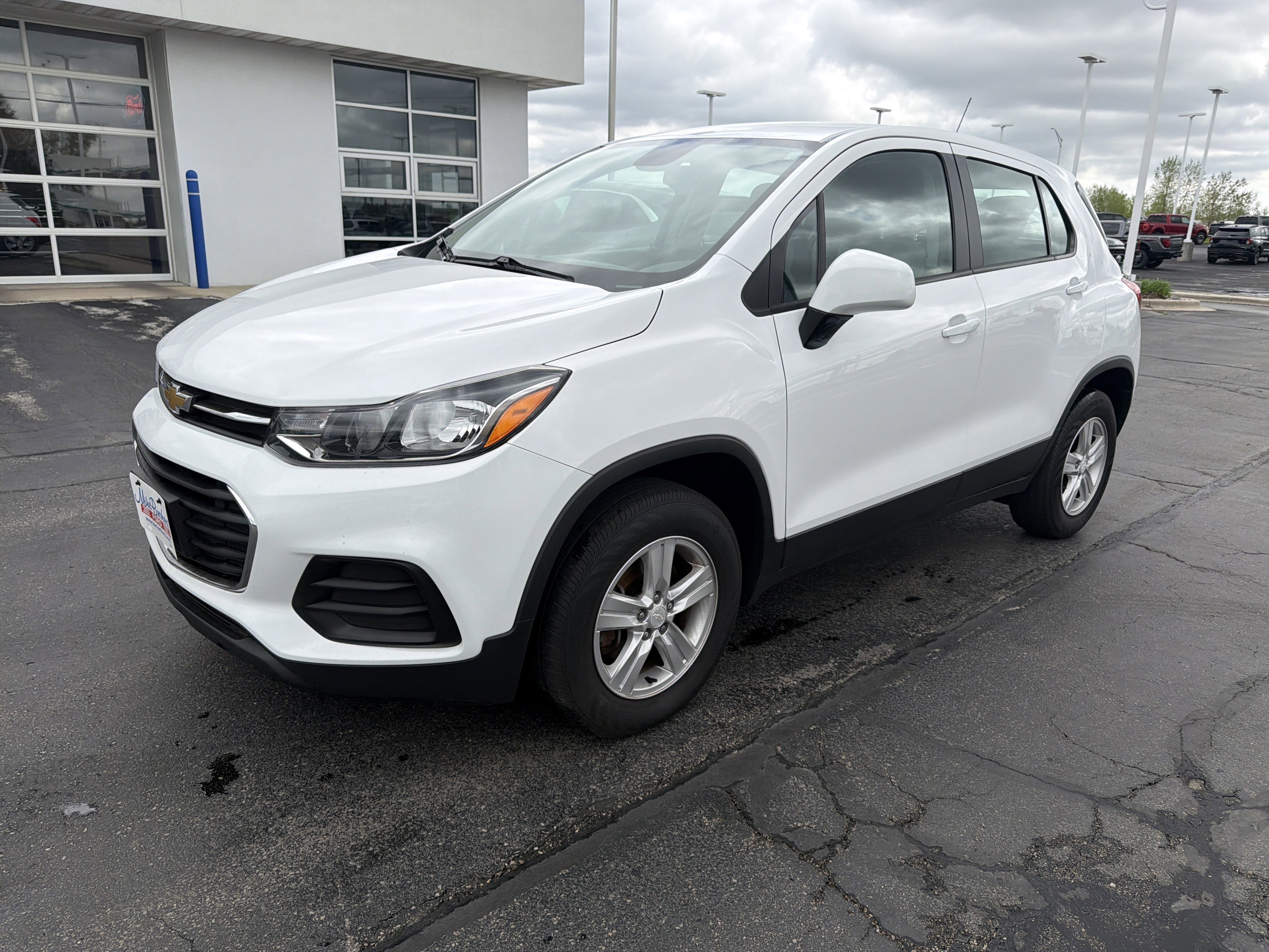 Used 2017 Chevrolet Trax LS AWD/4WD image 1