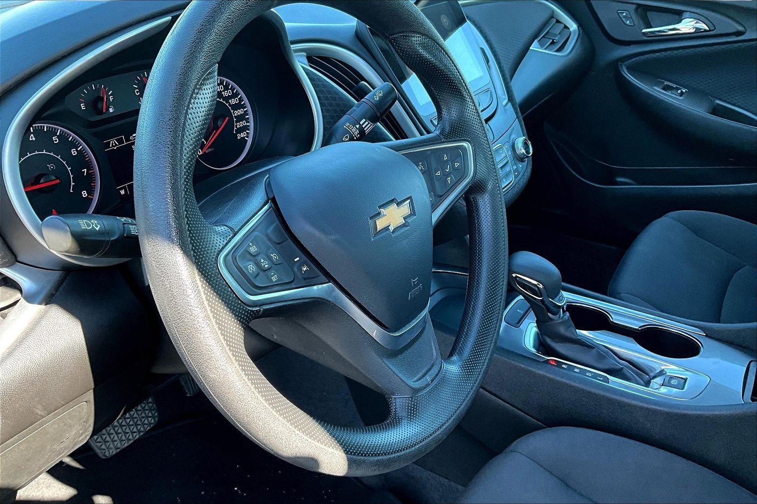 Used 2023 Chevrolet Malibu LT FWD image 17