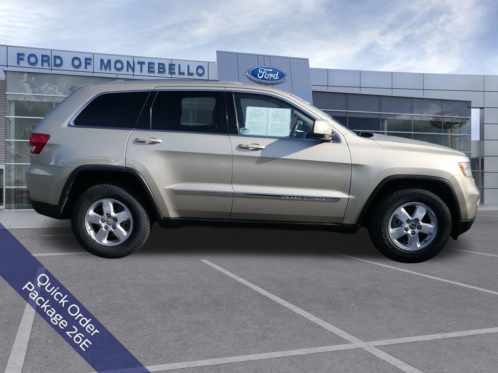 Used 2011 Jeep Grand Cherokee Laredo image 2