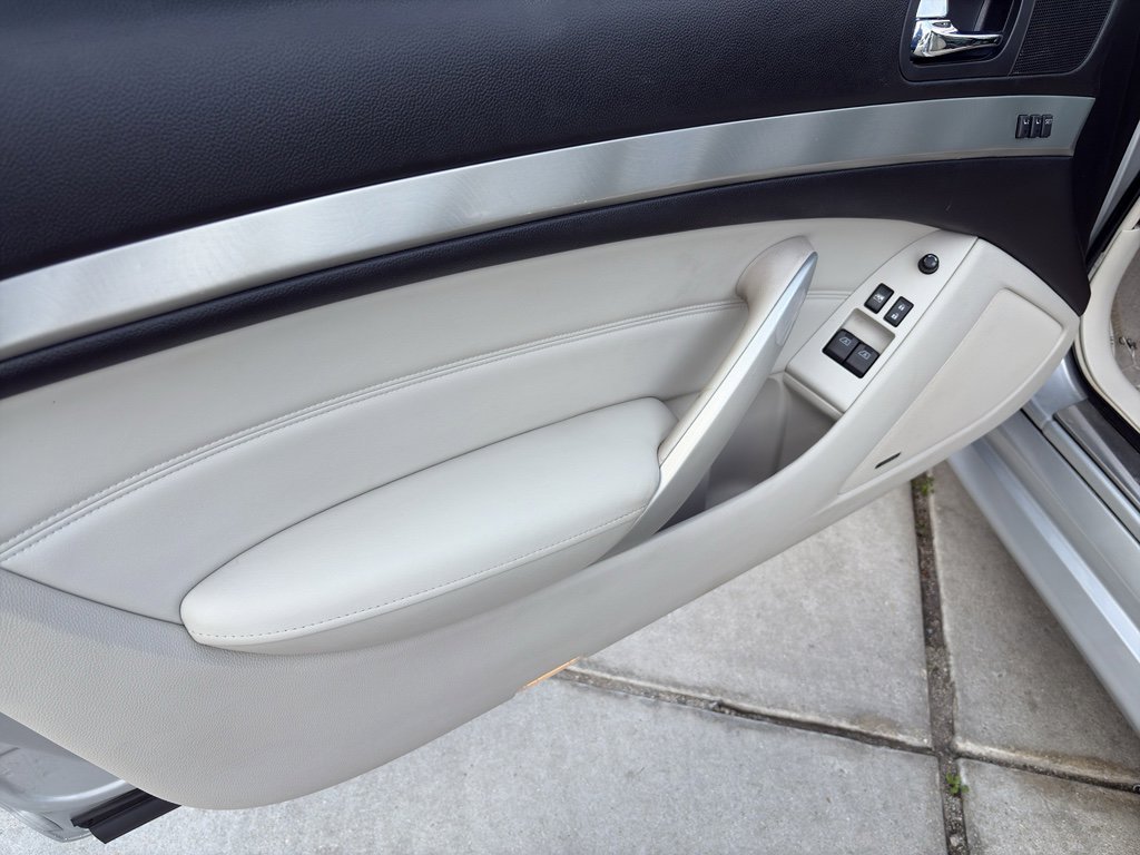 Used 2015 INFINITI Q60 Journey w/ Premium Package image 21