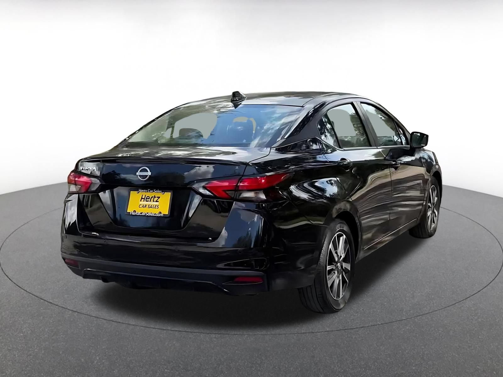 Used 2025 Nissan Versa SV FWD image 13