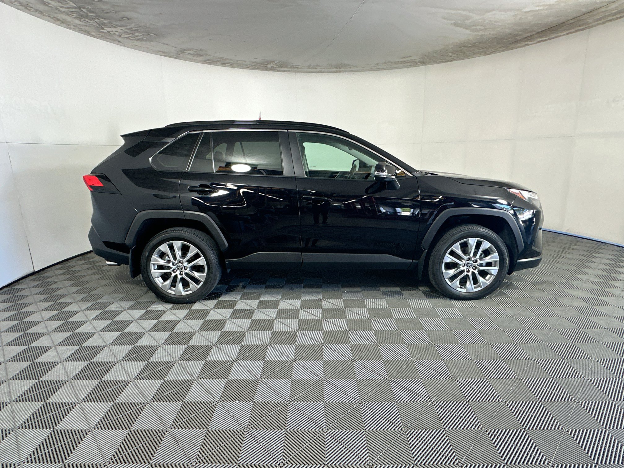 Certified 2025 Toyota RAV4 XLE Premium FWD image 2