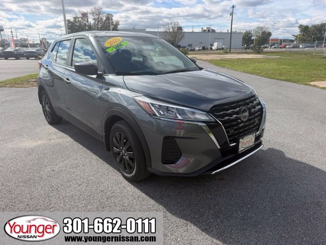 Certified 2025 Nissan Kicks Play S FWD image 1