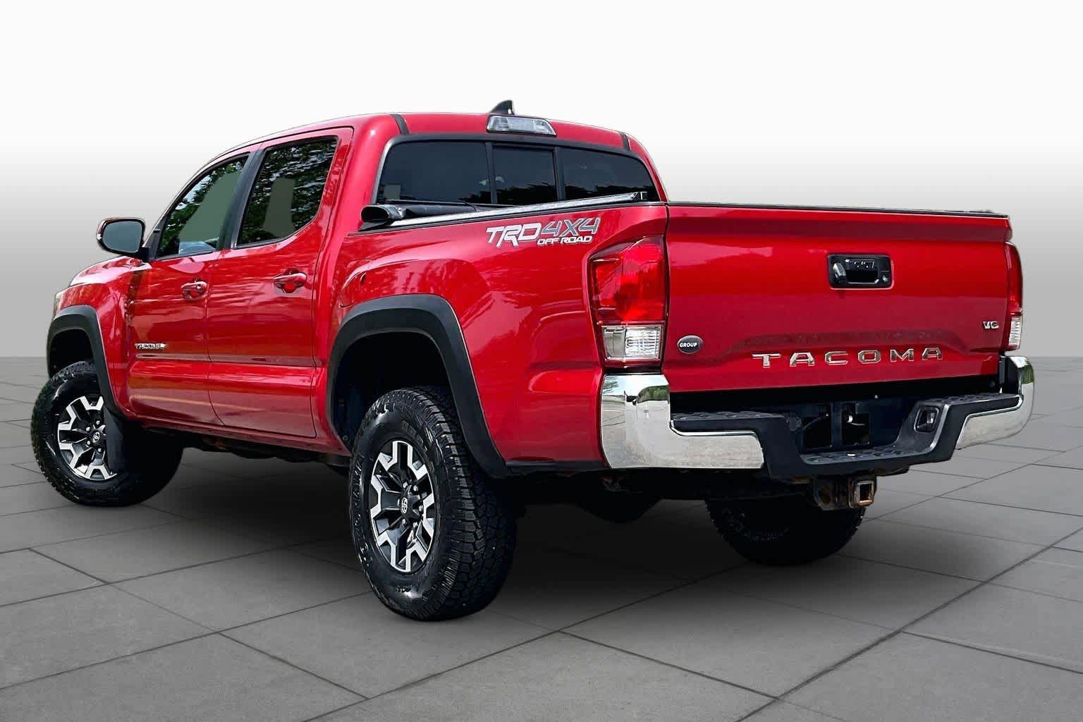 Used 2016 Toyota Tacoma TRD Off-Road w/ Towing Package AWD/4WD image 12