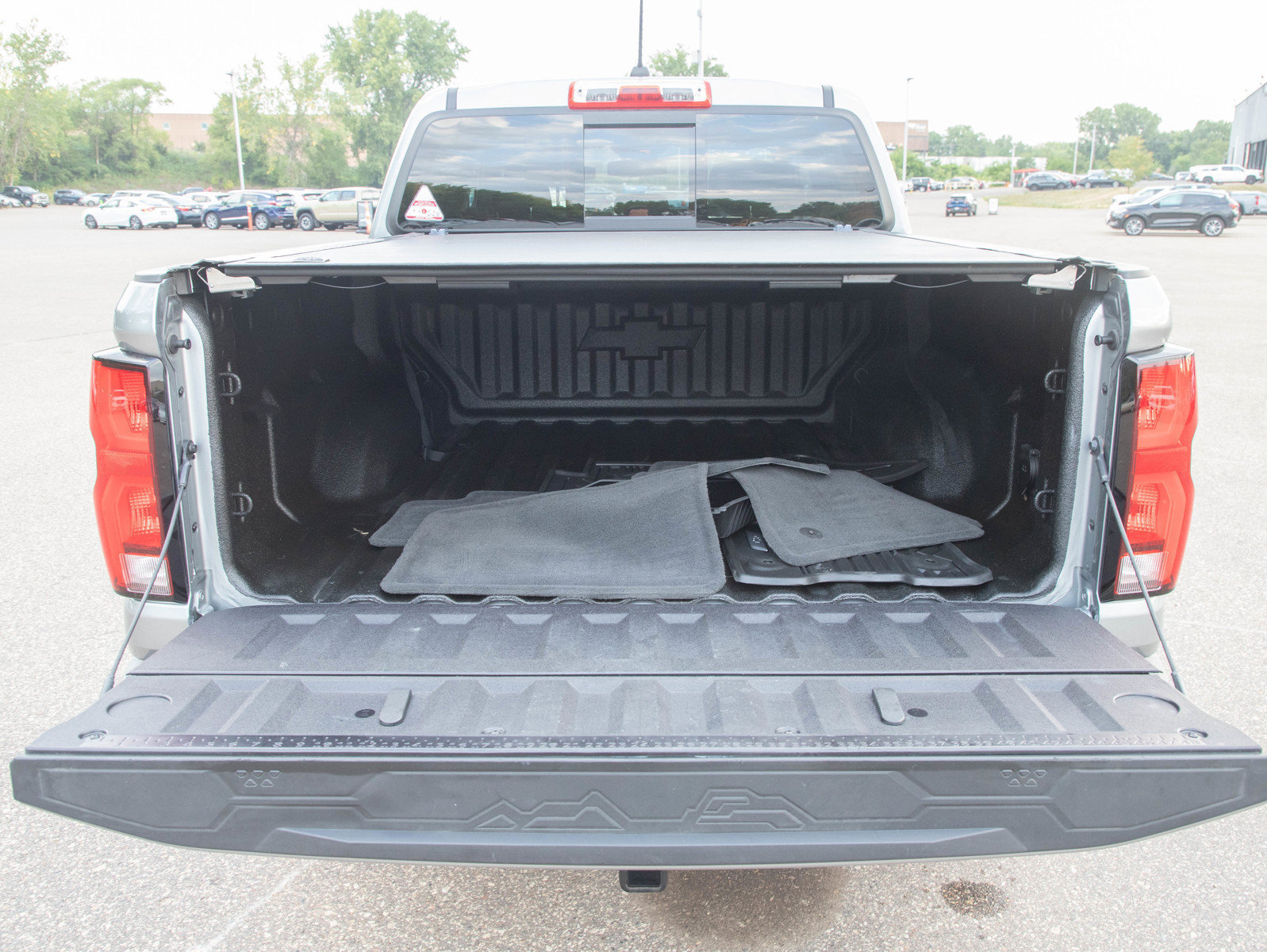 Used 2023 Chevrolet Colorado Z71 w/ Z71 Convenience Package 2 AWD/4WD image 17