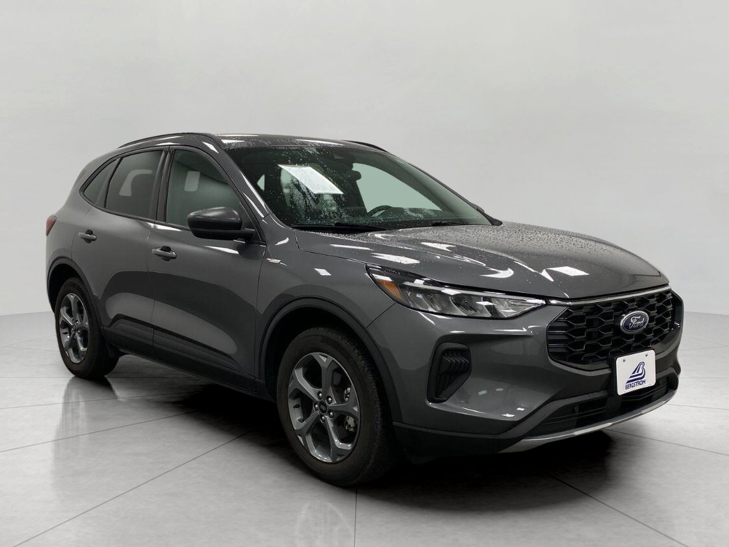 Used 2025 Ford Escape ST-Line AWD/4WD image 1
