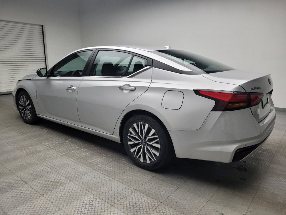 Used 2024 Nissan Altima 2.5 SV image 3