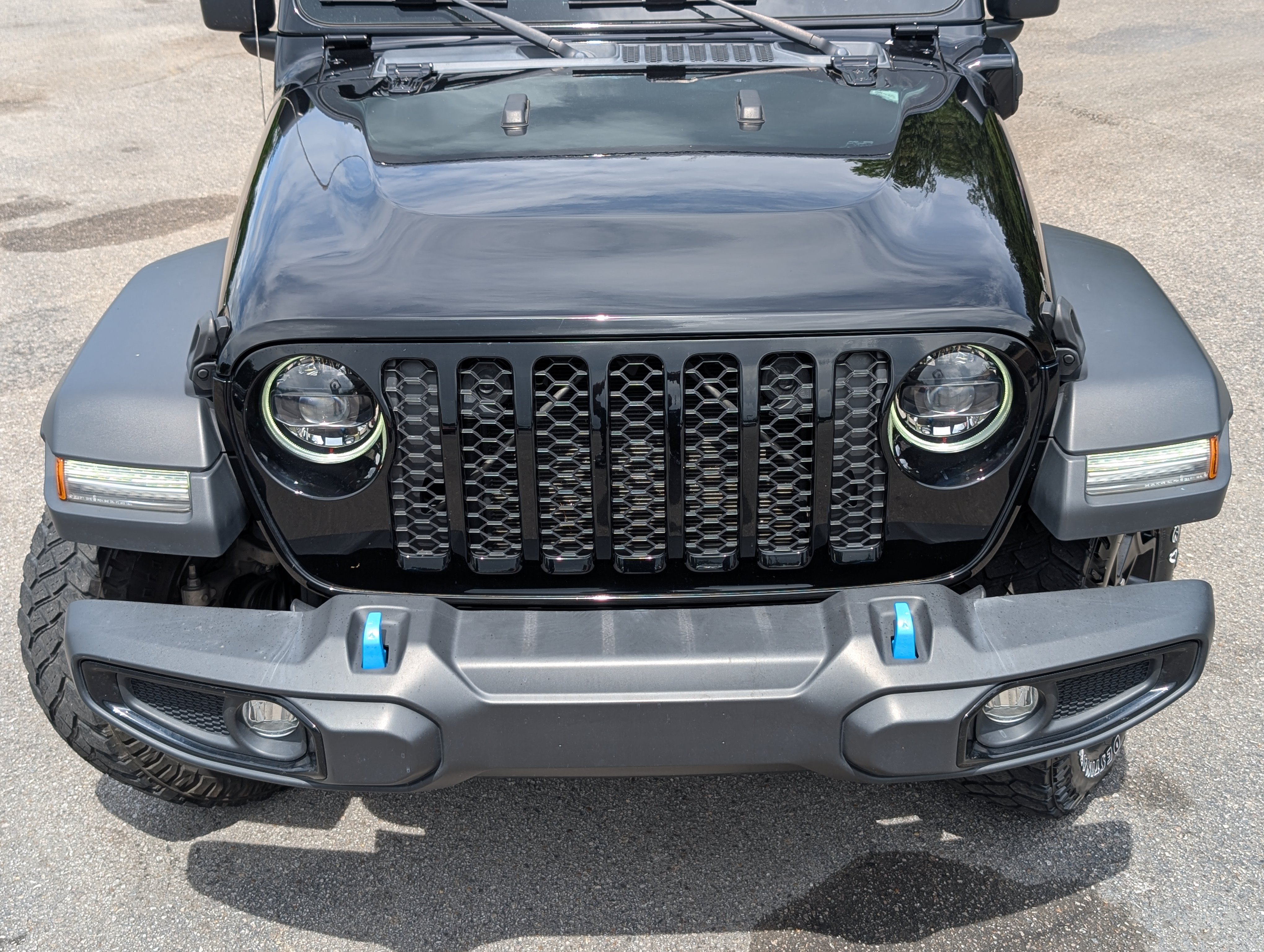 Used 2023 Jeep Wrangler Unlimited w/ Cold Weather Group AWD/4WD image 12
