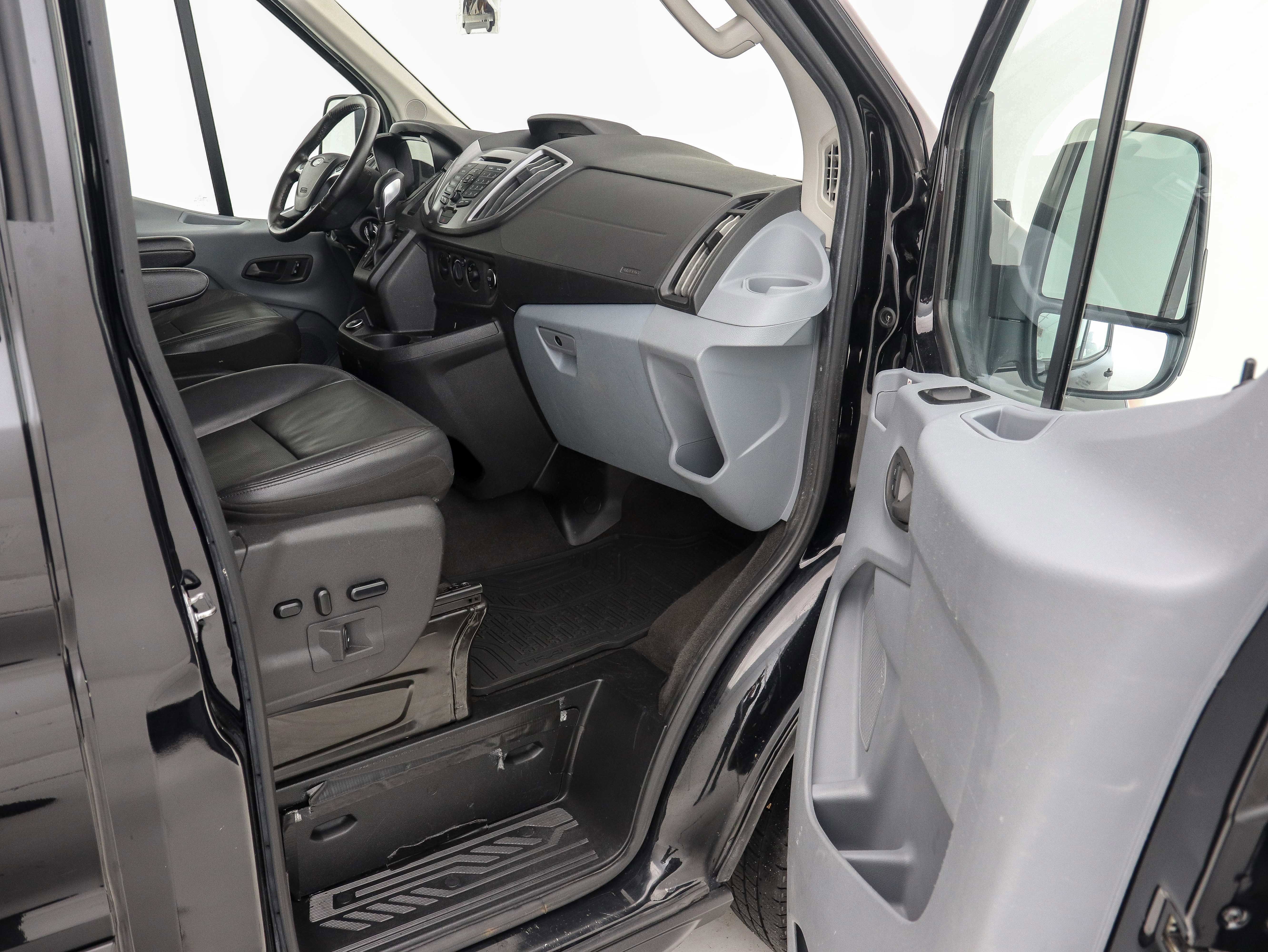 Used 2019 Ford Transit 150 XLT image 15
