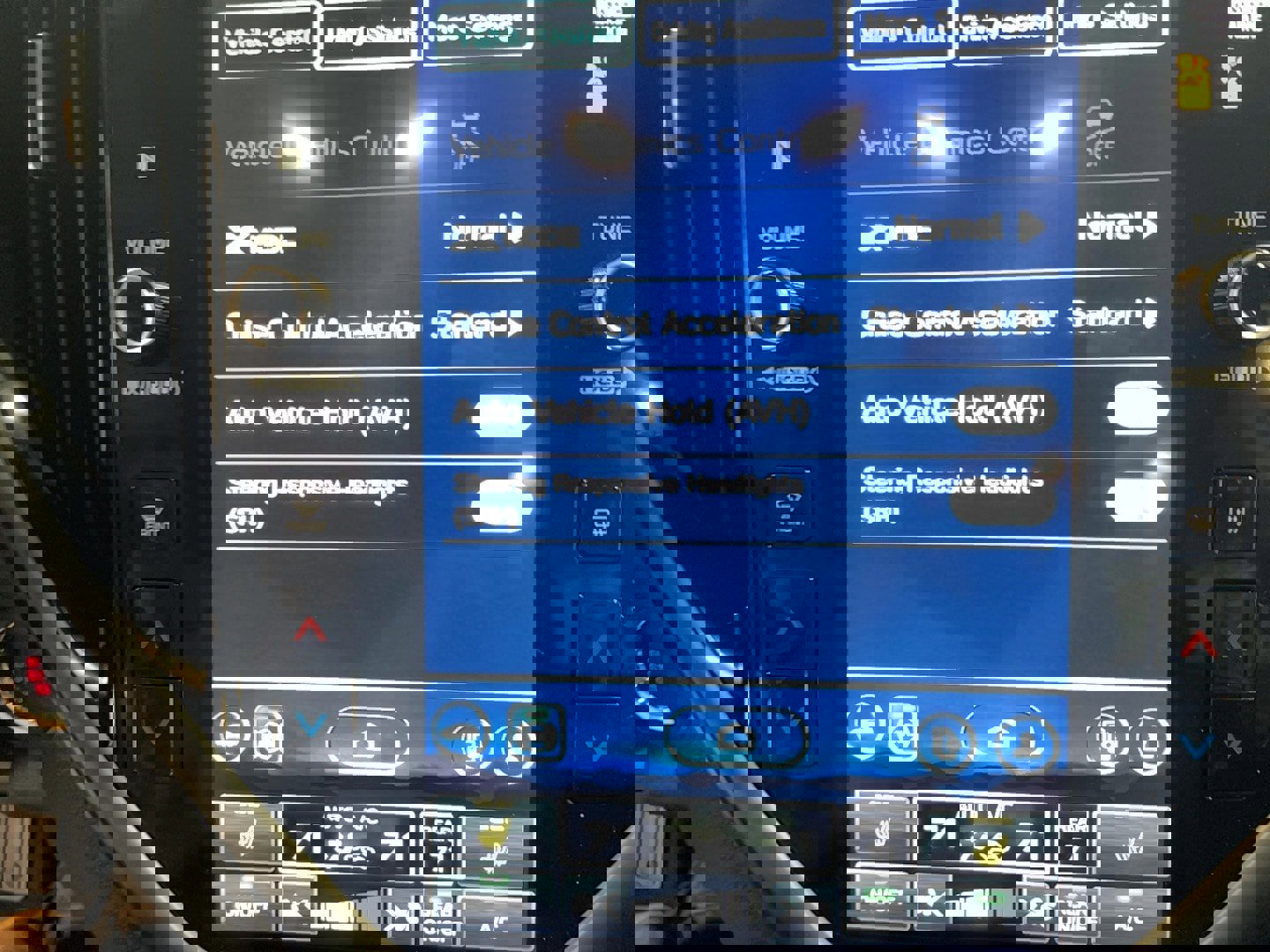 Used 2025 Subaru Ascent Bronze Edition image 8