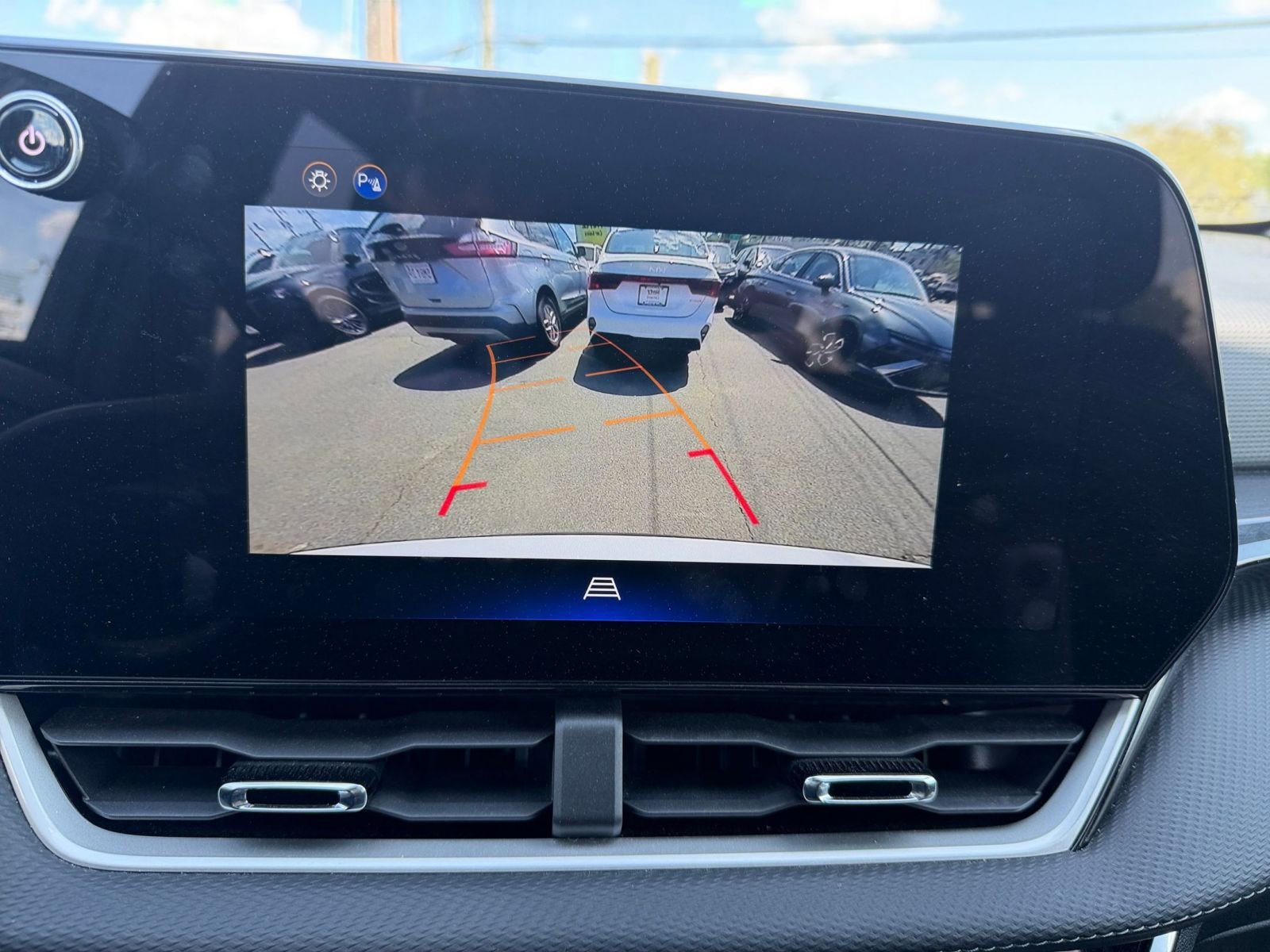 Used 2025 Chevrolet Equinox LT FWD image 24