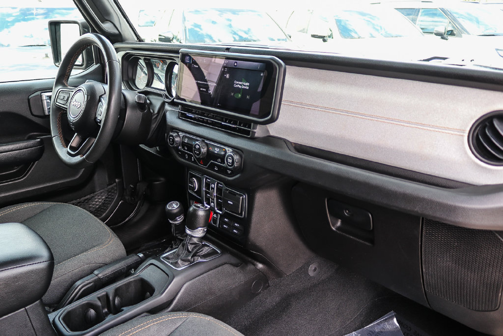 Used 2024 Jeep Wrangler Unlimited Sport AWD/4WD image 16