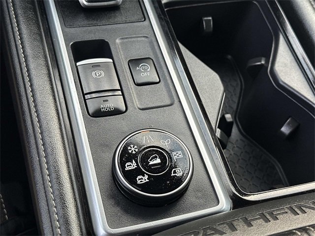 Used 2023 Nissan Pathfinder SL image 15