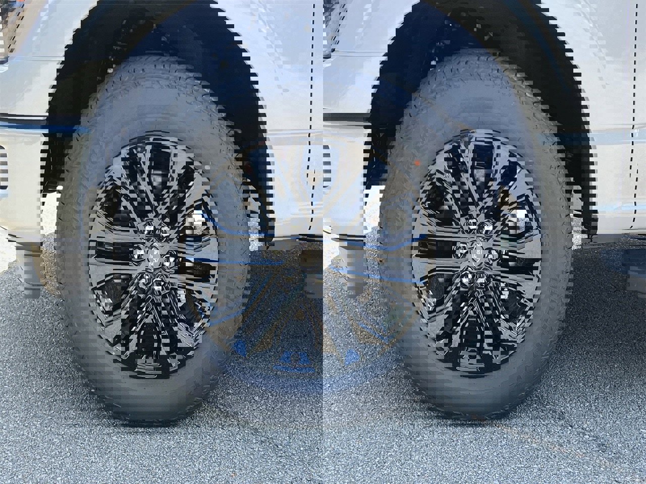 New 2025 Ford F150 Lariat w/ Equipment Group 501A Mid image 35