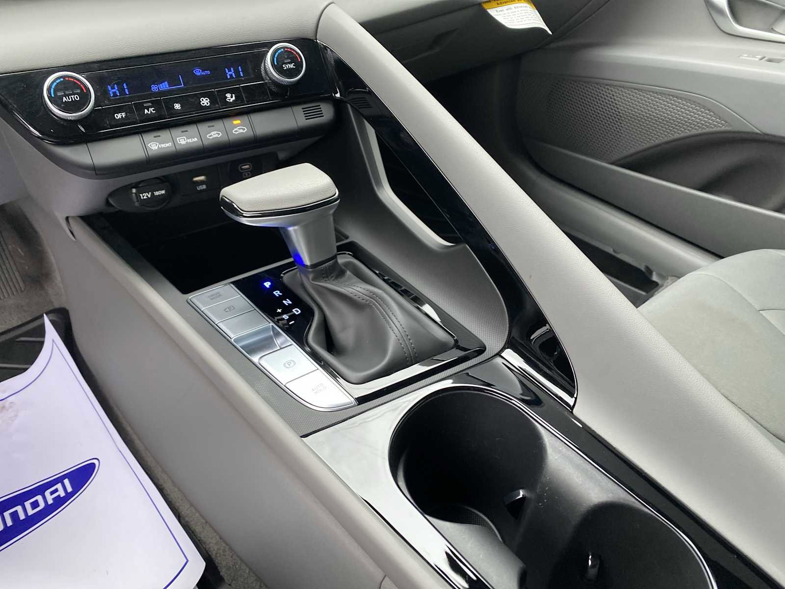 Certified 2025 Hyundai Elantra Blue image 17