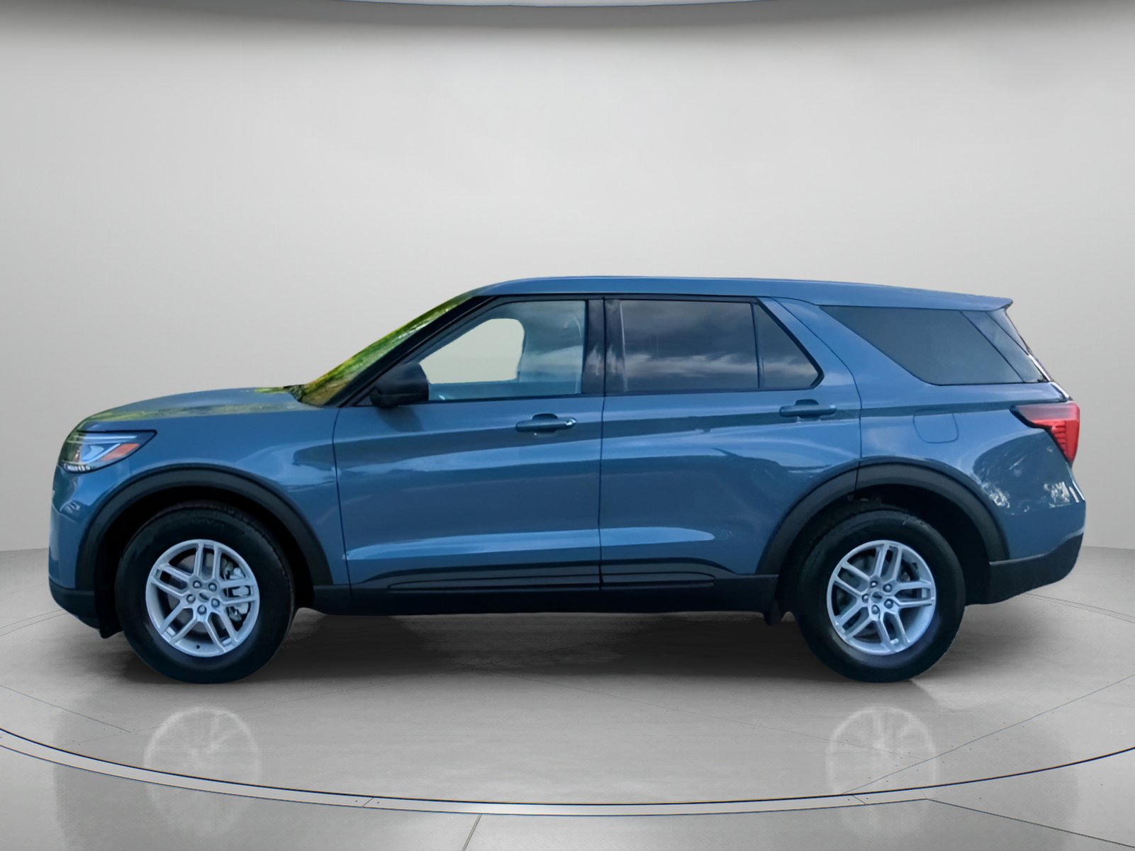 New 2026 Ford Explorer Active RWD image 16