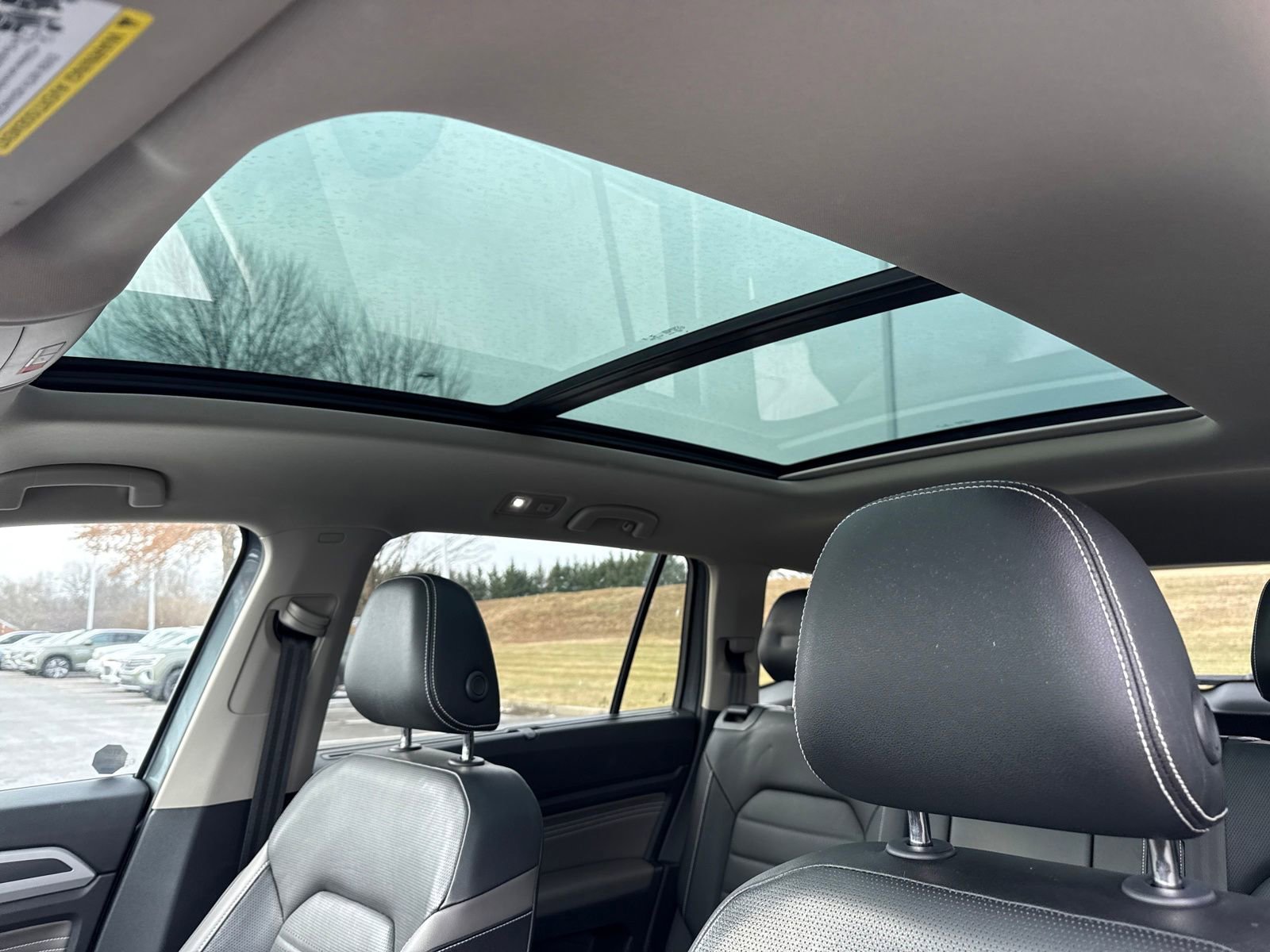 Used 2023 Volkswagen Atlas SEL Premium image 12