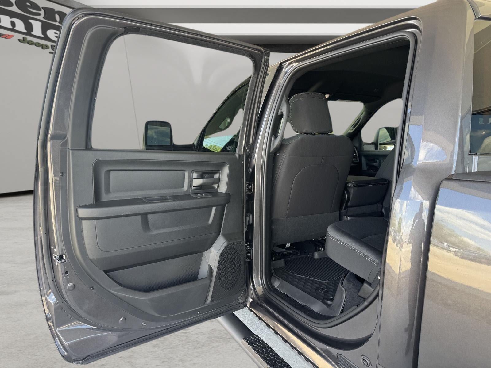 New 2026 RAM 2500 Tradesman AWD/4WD image 7