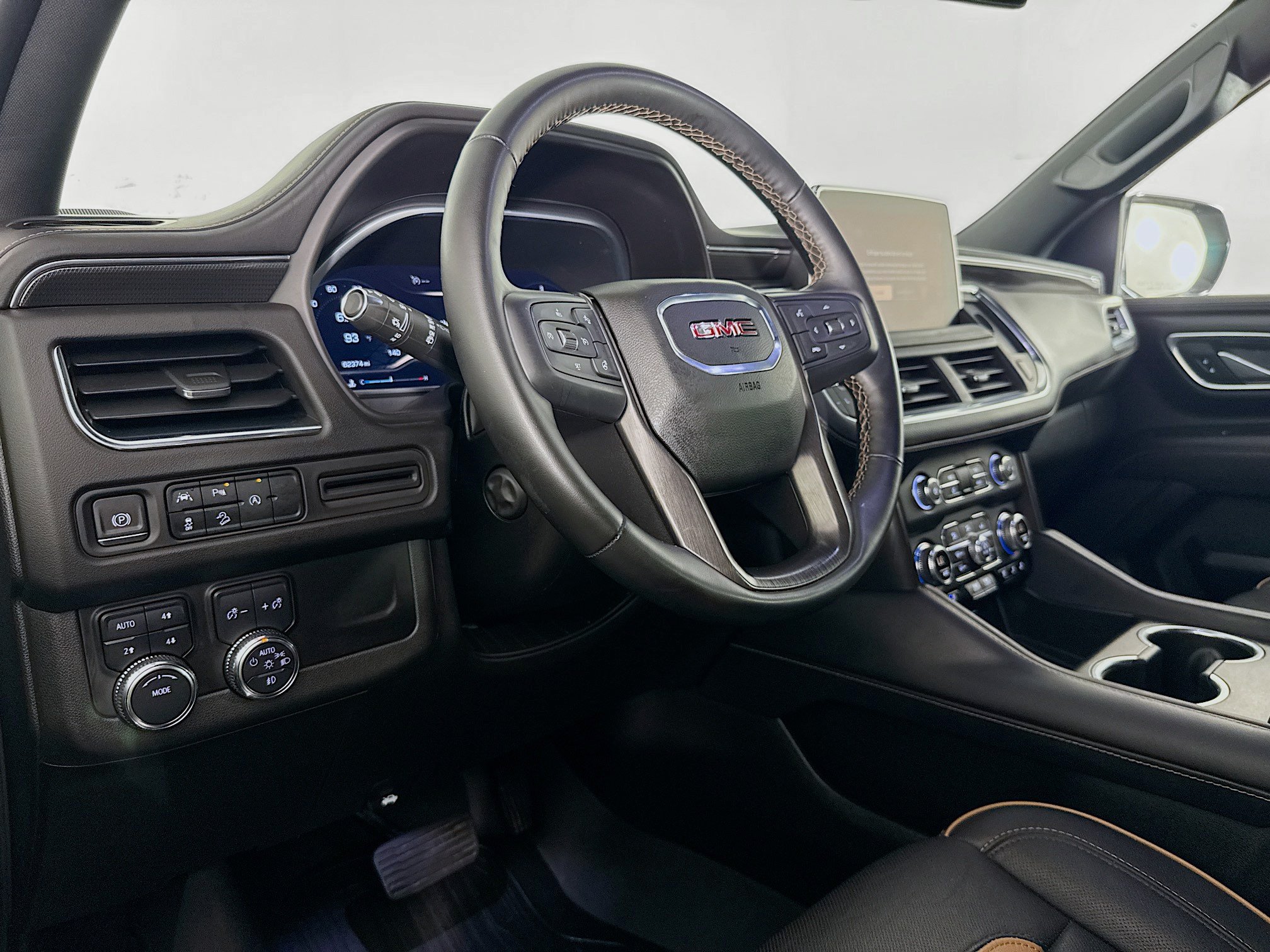 Used 2023 GMC Yukon AT4 AWD/4WD image 21